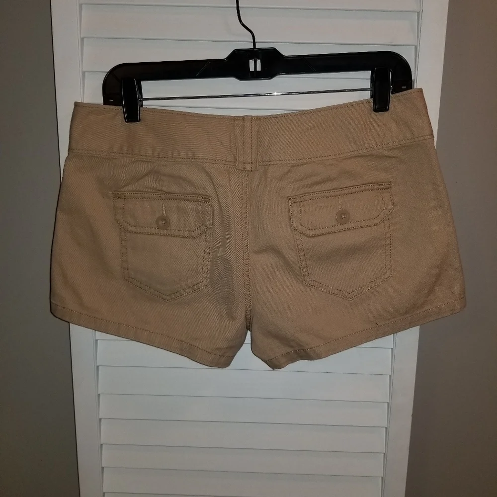 Shorts - Picture 2 of 4